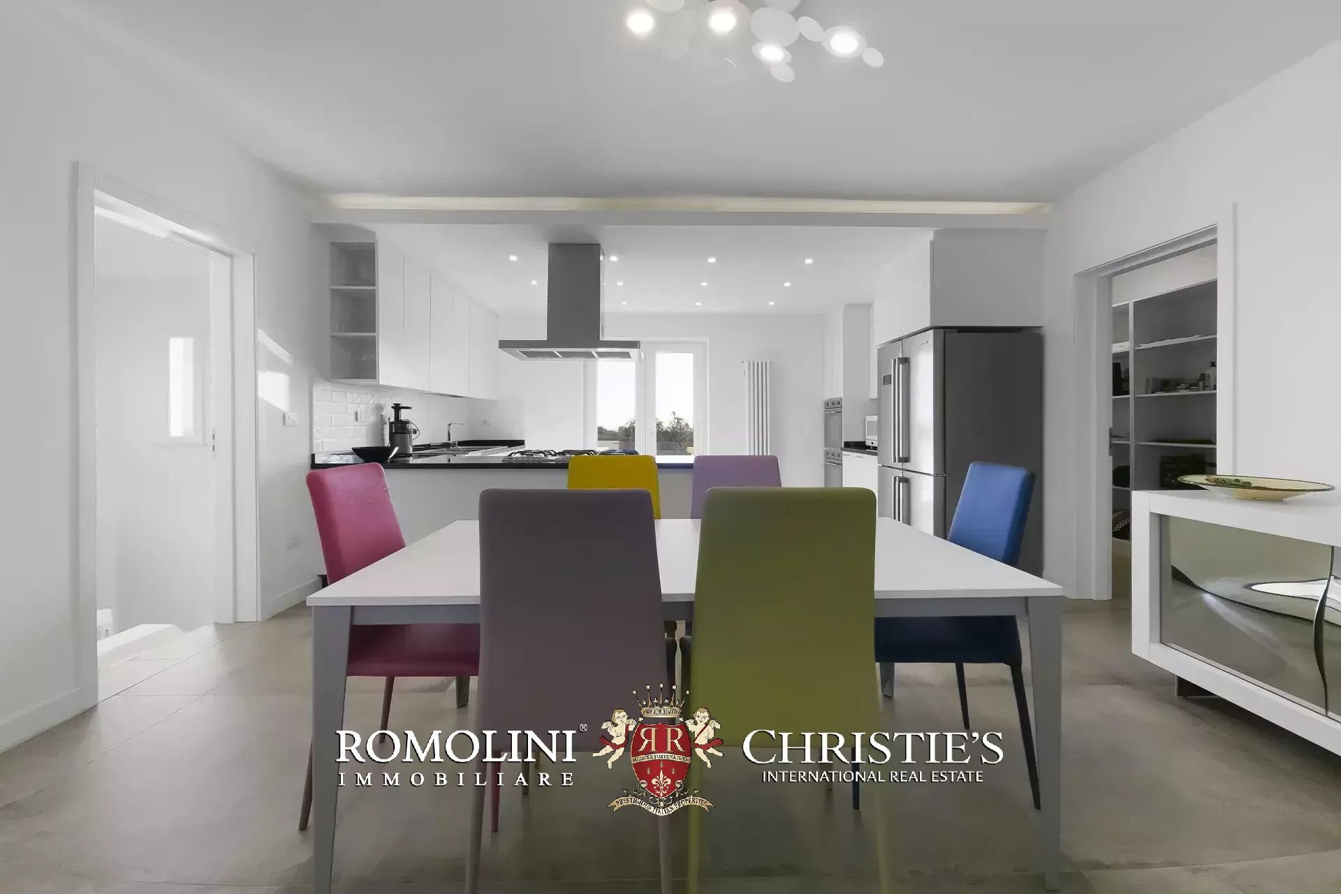 5 Bedroom Villa/Townhouse's Image 12