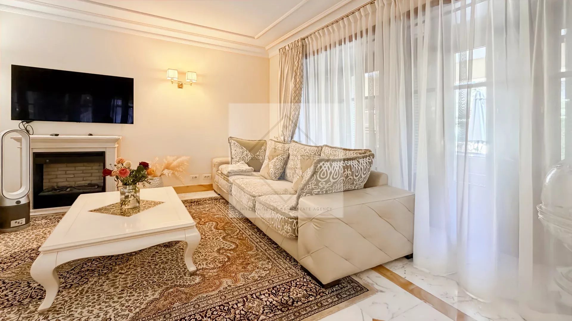 Lumière et Charme Belle Époque, Appartement trois pièces CANNES — photo 24