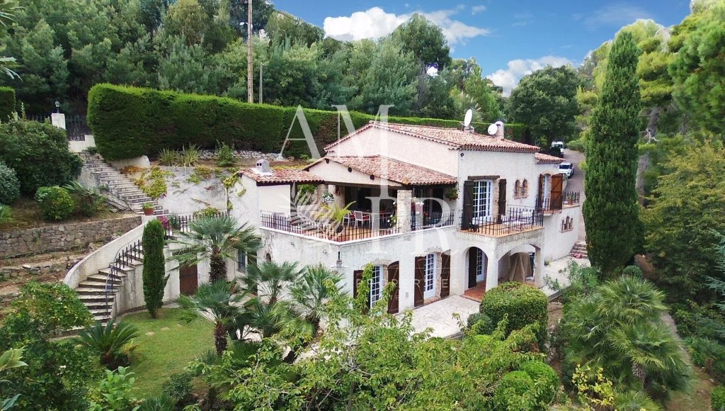 Villa for sale in Cannes — Villa Super Cannes