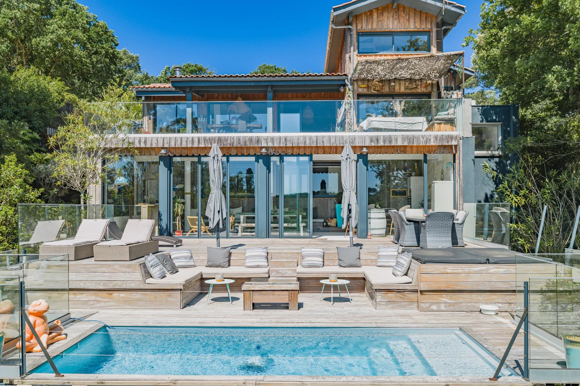 PYLA-SUR-MER - 8-BEDROOM VILLA WITH PANORAMIC VIEWS OF THE FOREST