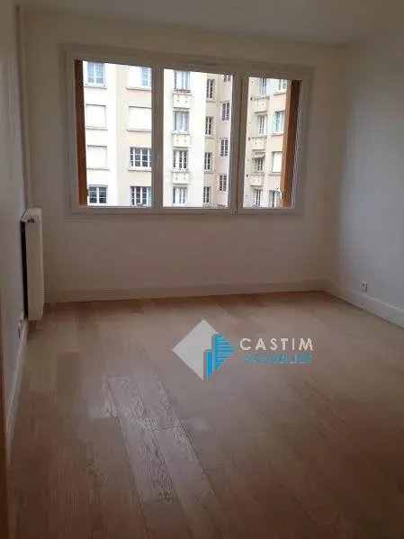STUDIO VIDE - RUE JEAN PIERRE TIMBAUD - COURBEVOIE