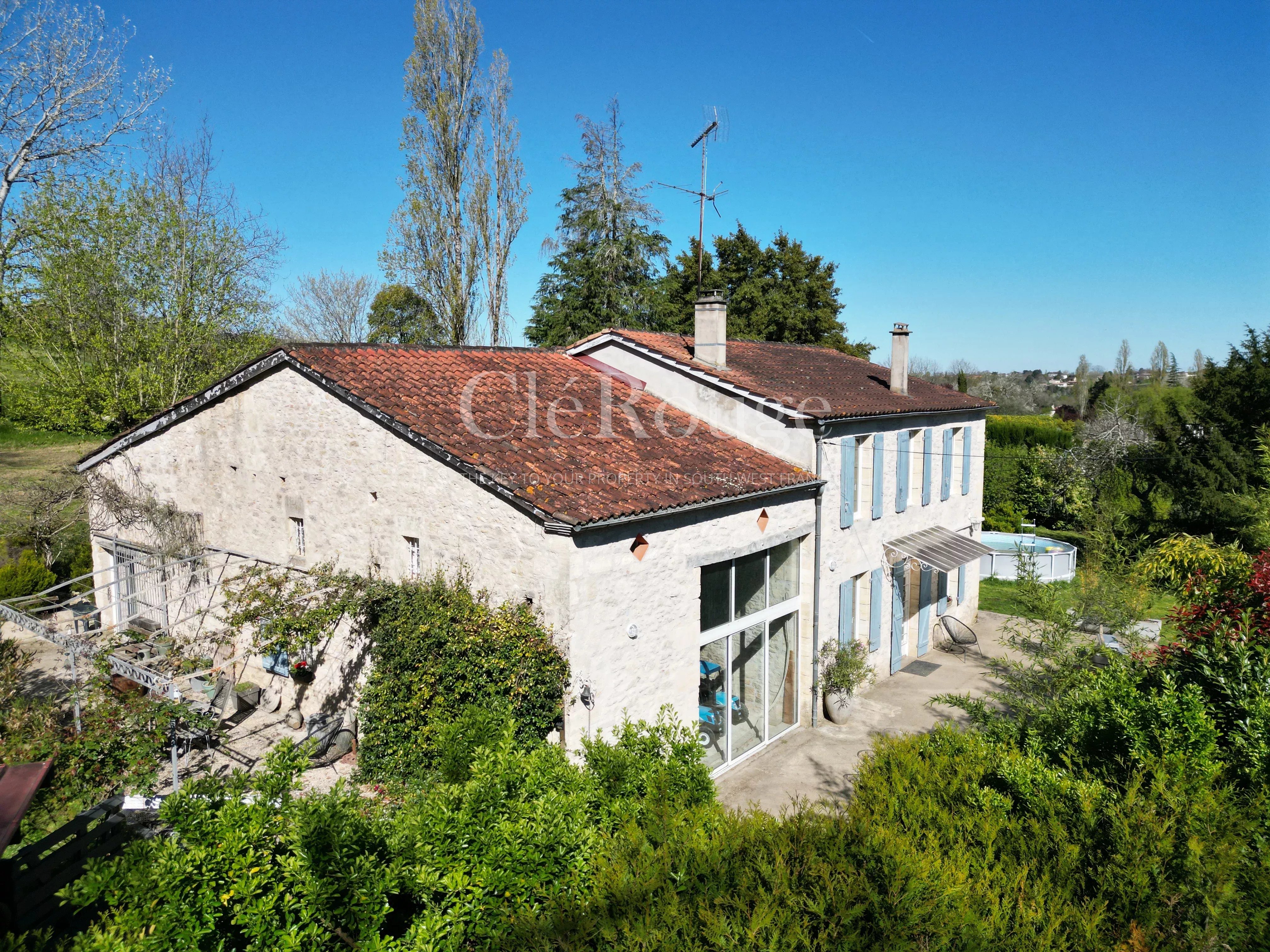 House in Saint-Vivien-de-Monsegur - view 1