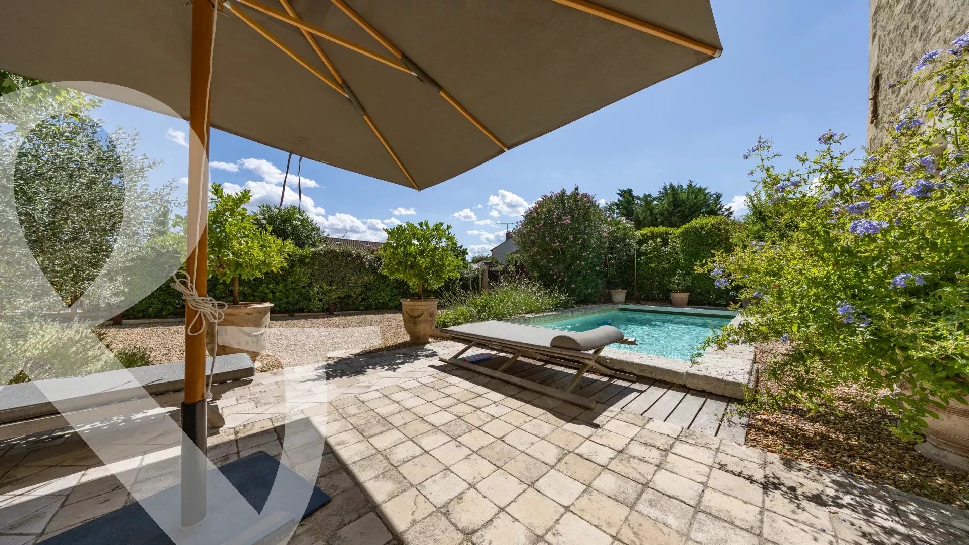 CHARME ET AUTHENTICITE