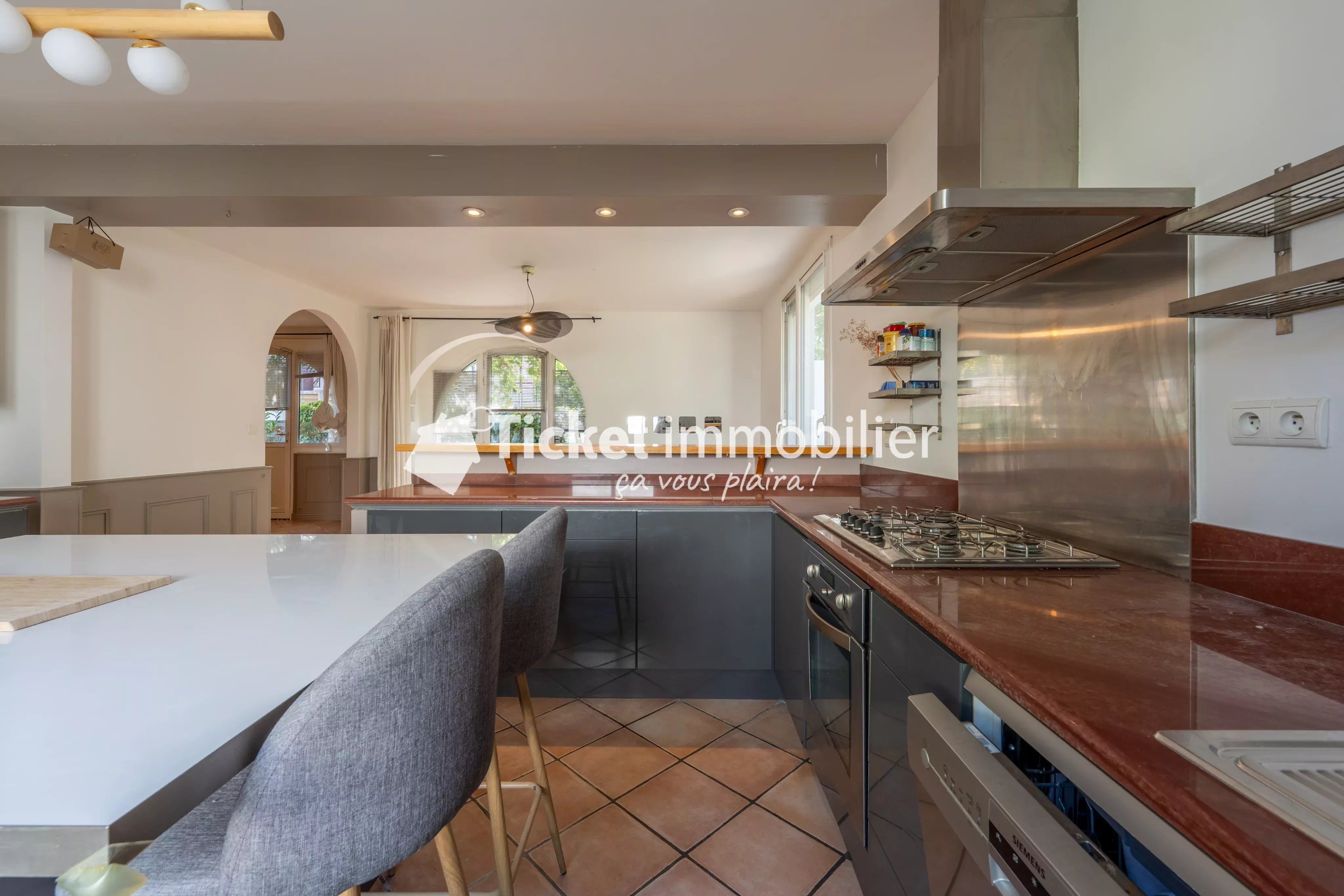 Maison de caractère 175m2 avec garage boxé — photo 8