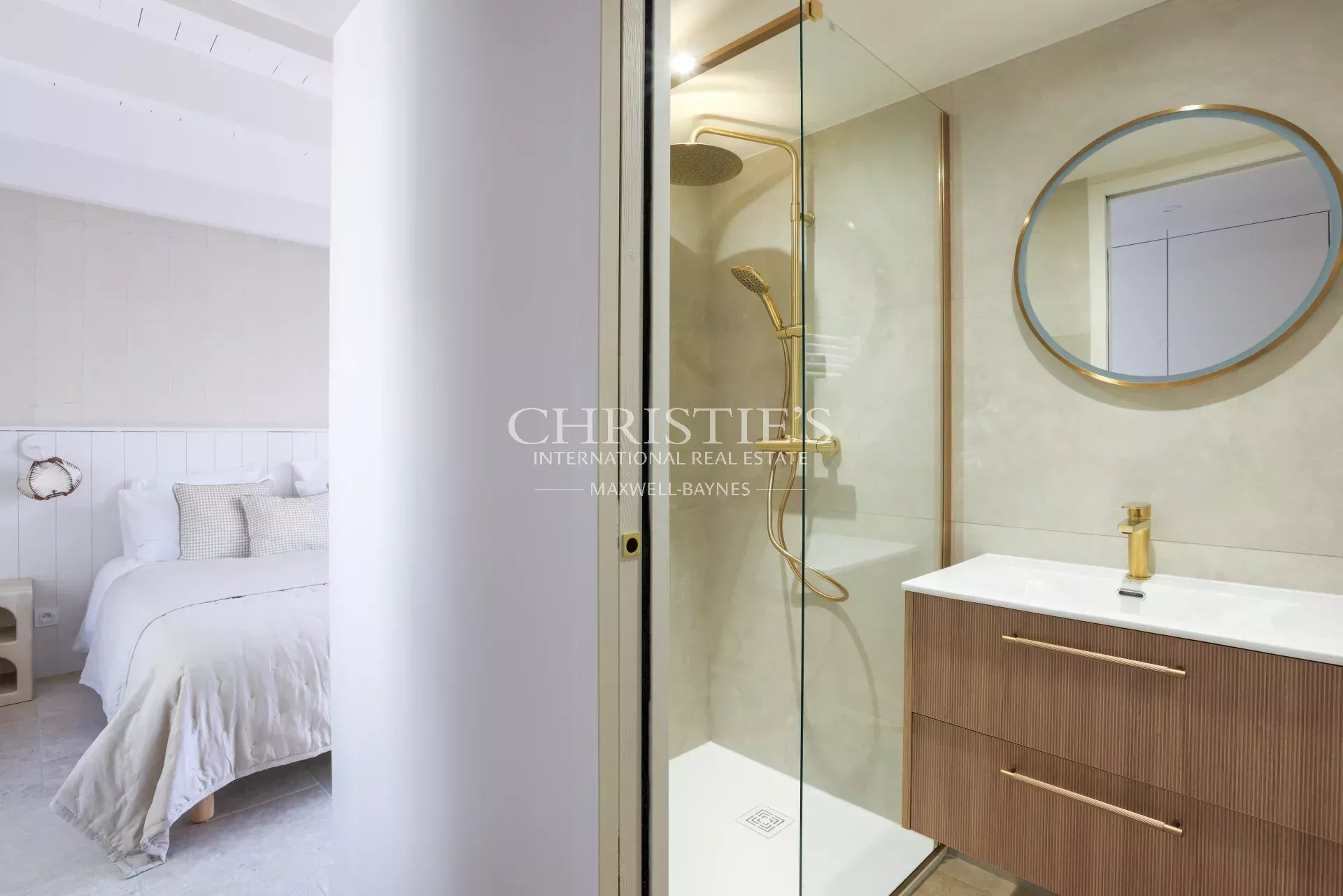 5 Bedroom Villa/Townhouse's Image 15
