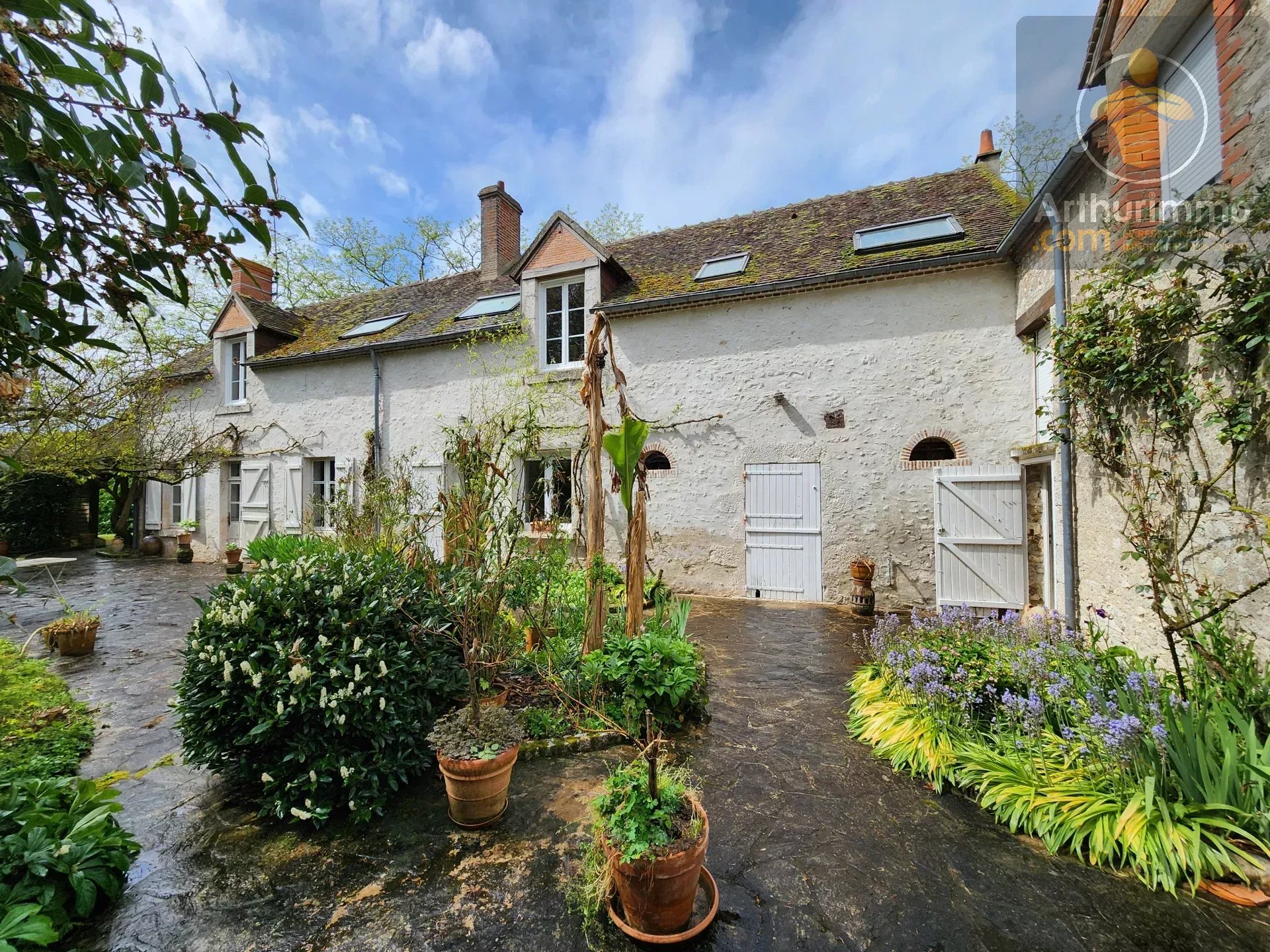 Charmante Maison à réinventer à Beaugency avec Jardin Spacieux — photo 4