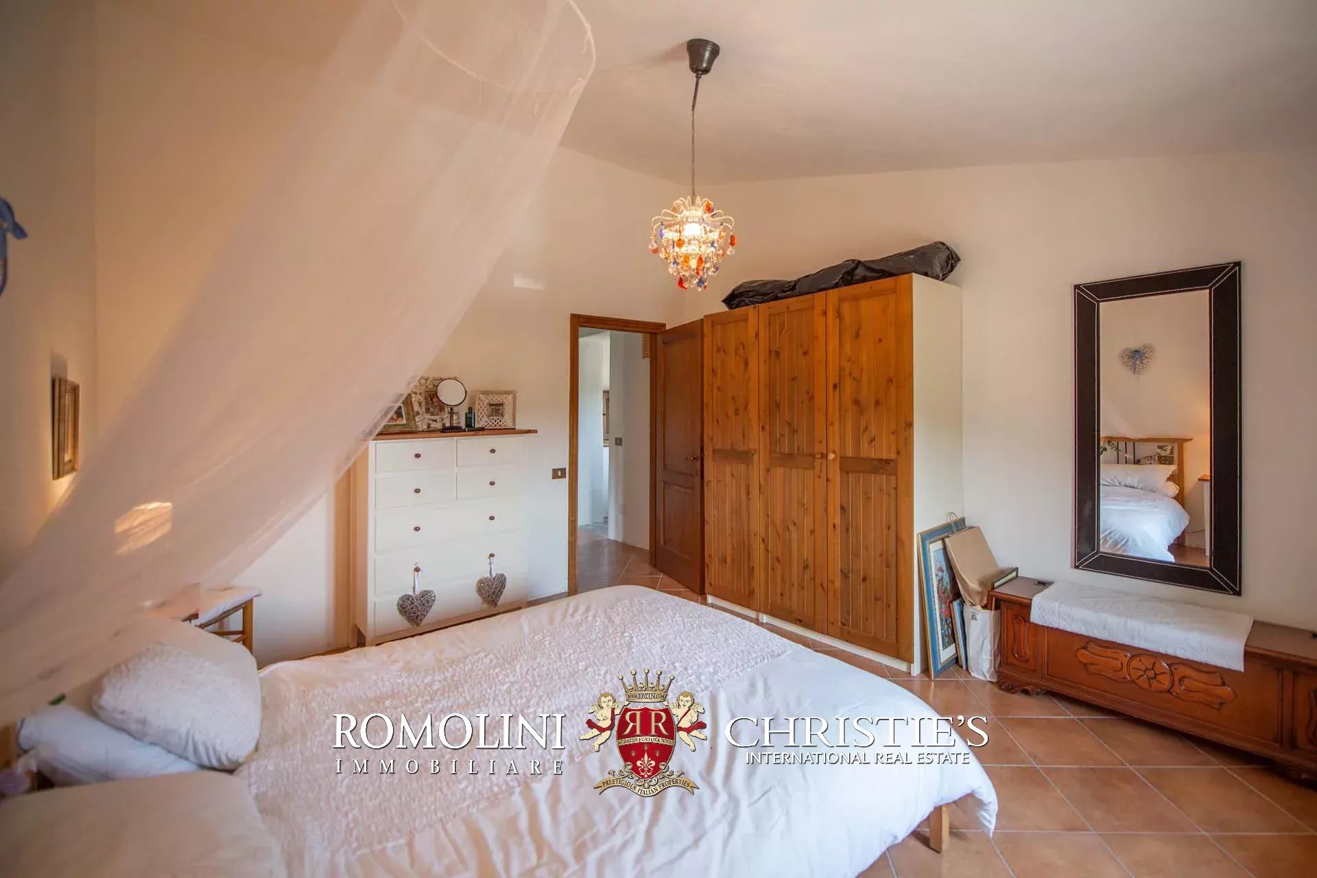 6 Bedroom Villa/Townhouse's Image 23