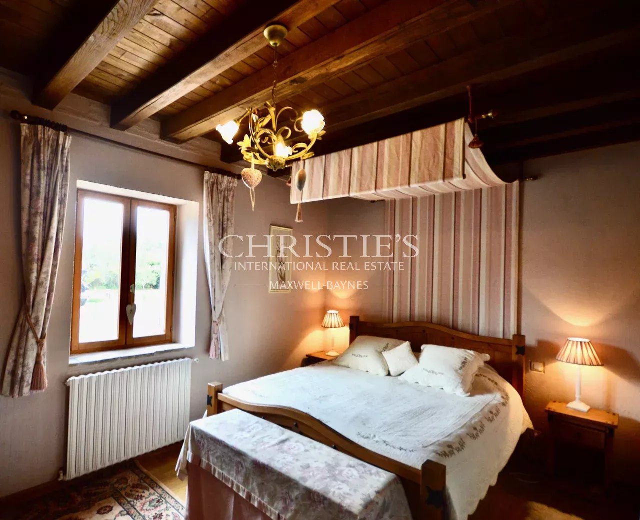 6 Bedroom Villa/Townhouse's Image 13
