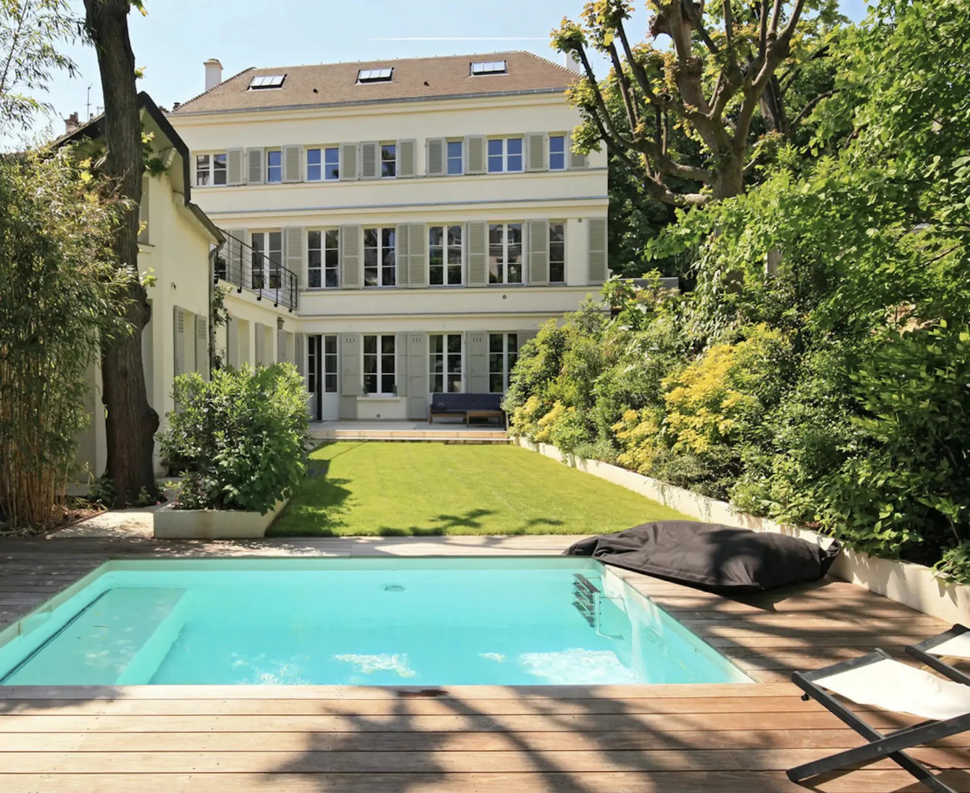 Paris - Maison - Villa - Location saisonnière - 10 Personnes - 5 Chambres - Piscine.