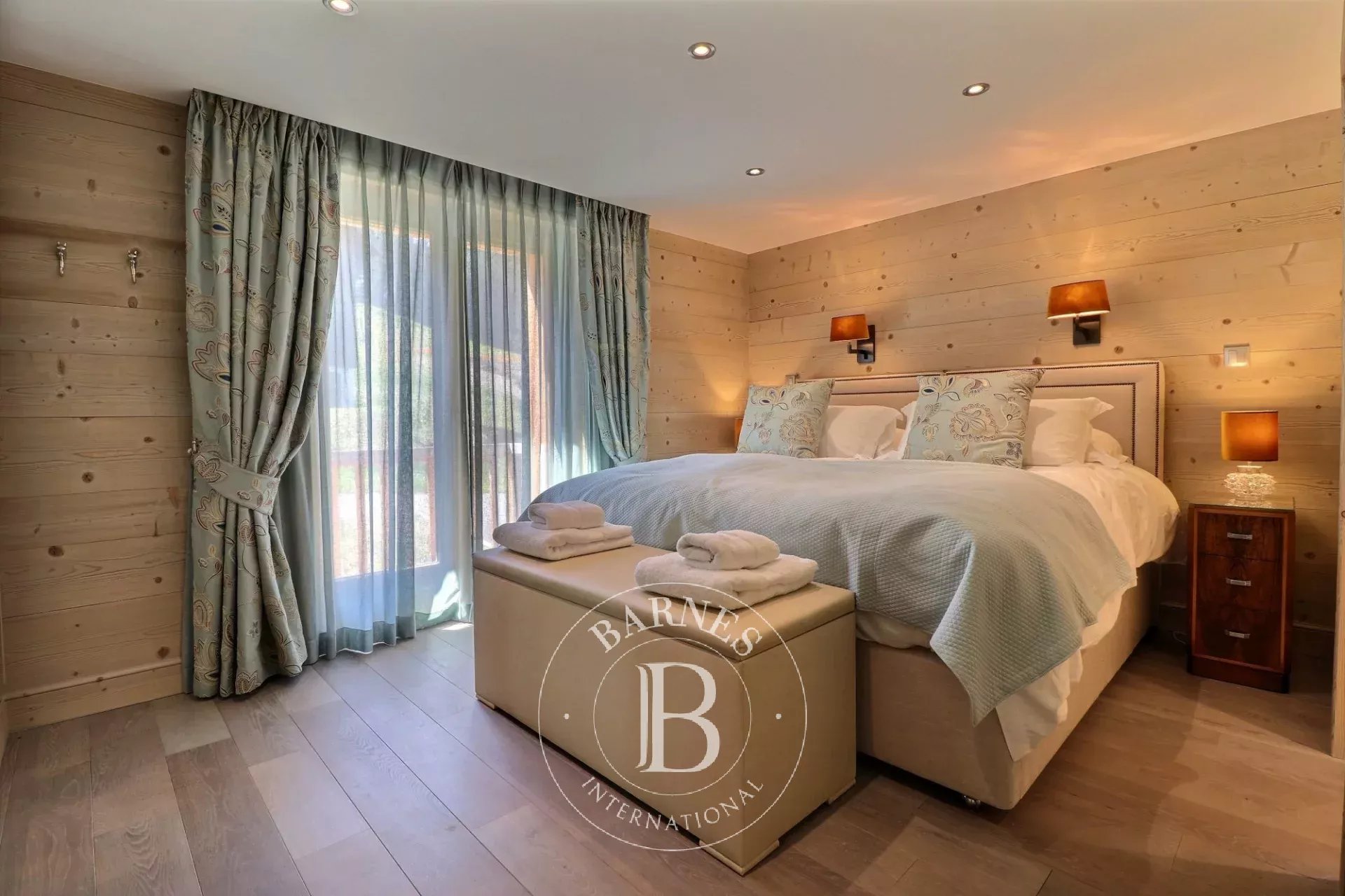 Photo of Les Gets - Chalet recently - 310 sqm - 6 bedrooms