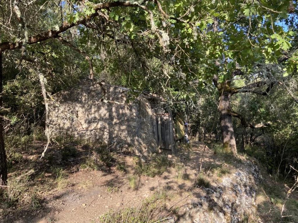 Cabanon sur 12318m² de terrain agricole et naturelle