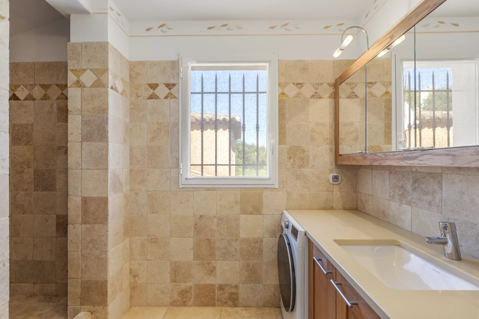 Recent villa in a secure domain - Sainte Maxime