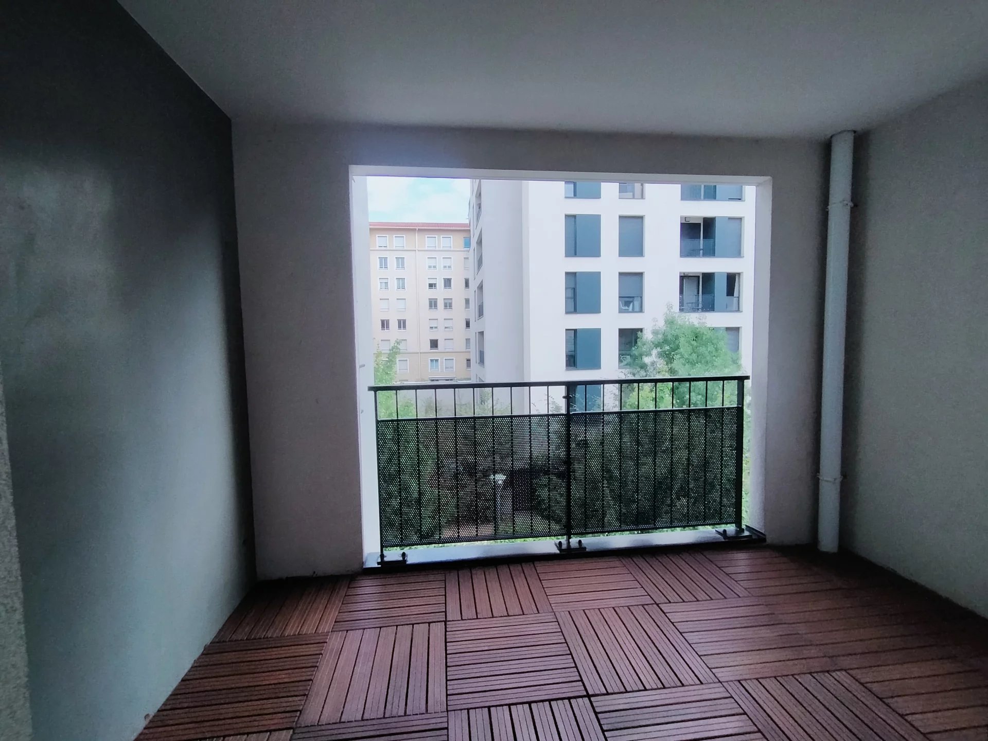 481225 Location Lyon 7ème