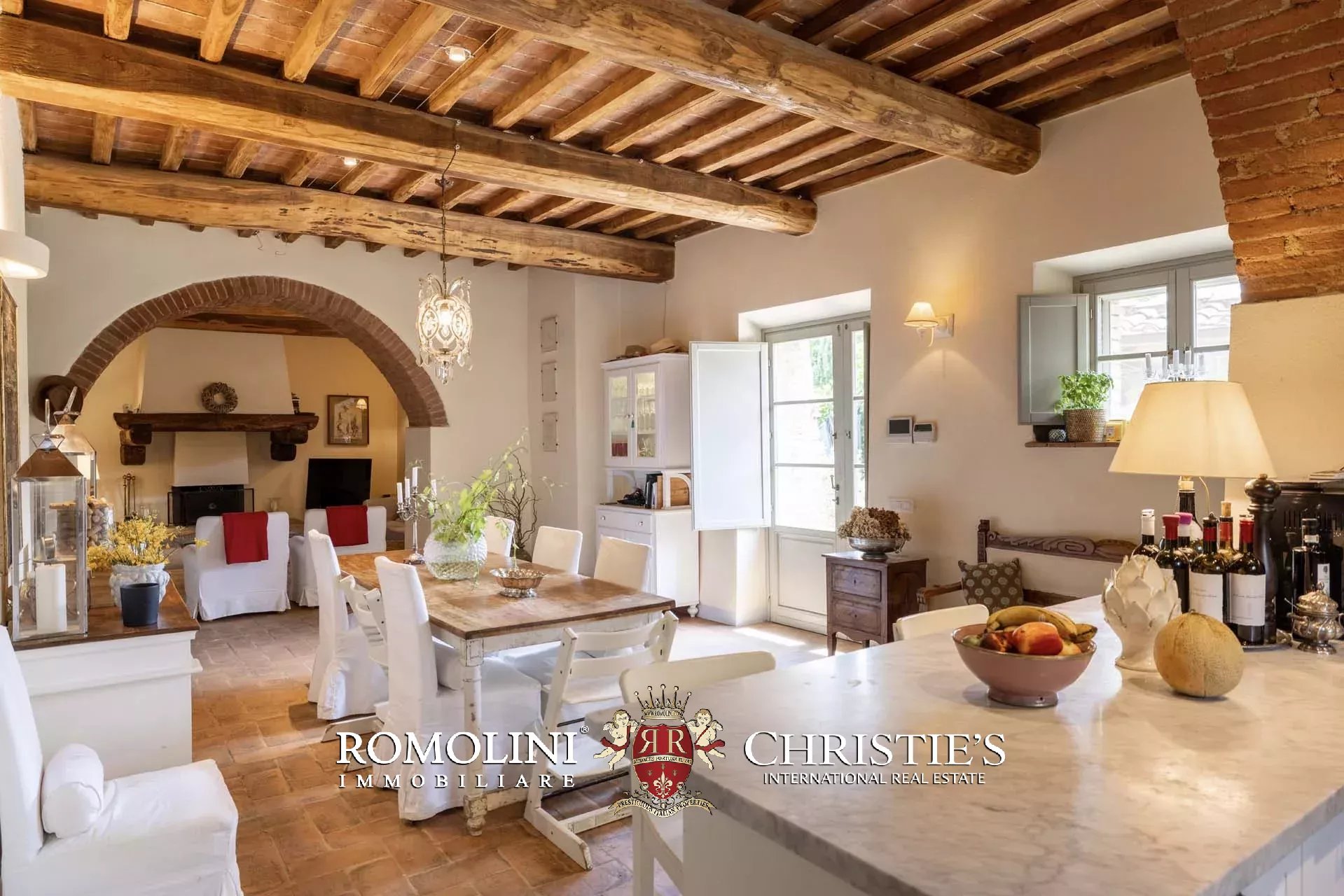 6 Bedroom Villa/Townhouse's Image 34