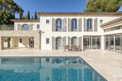 Luxury 6-Bedroom Family Villa in Mougins with Sea Views & Garden — photo 3 of 7