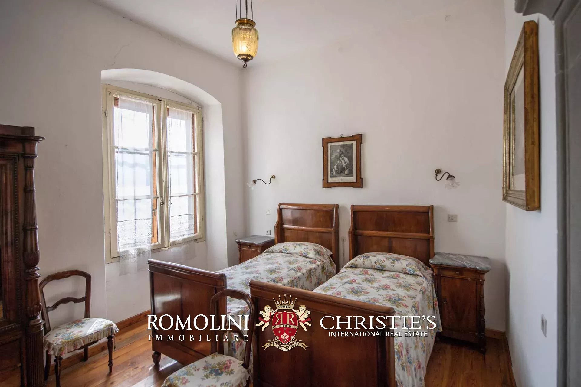9 Bedroom Villa/Townhouse's Image 85