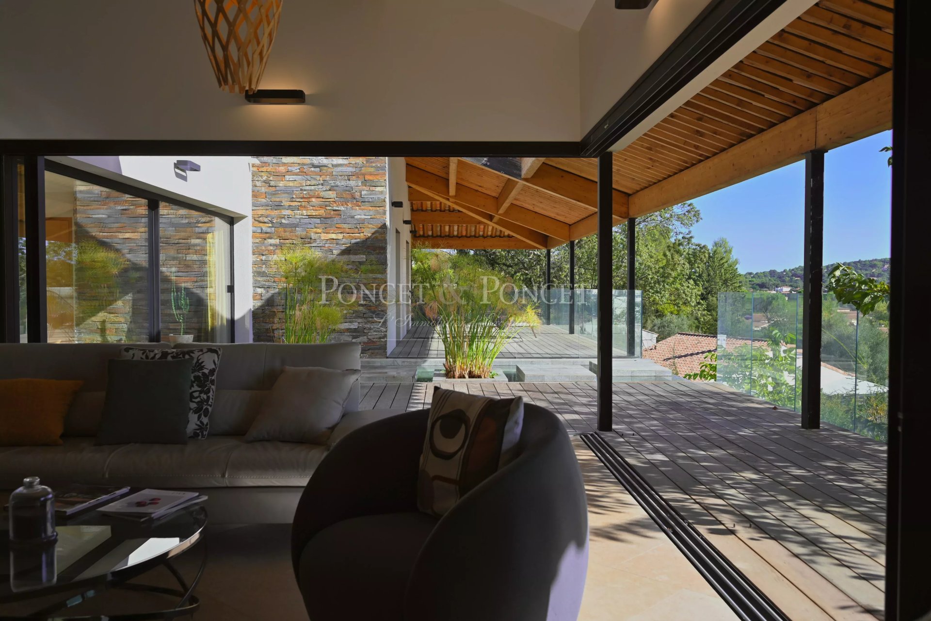 6 Bedroom Villa/Townhouse's Image 10