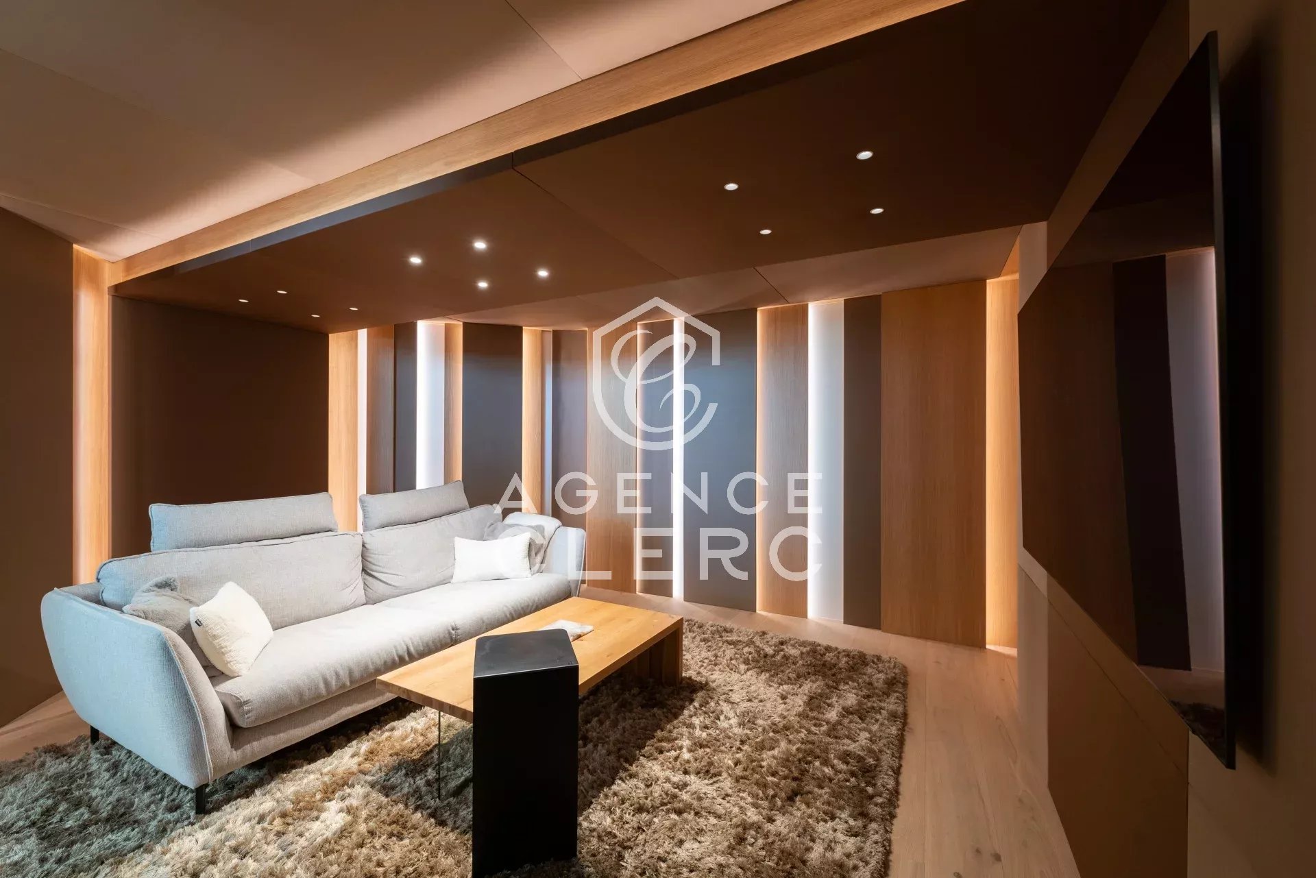 5 Bedroom Villa/Townhouse's Image 20