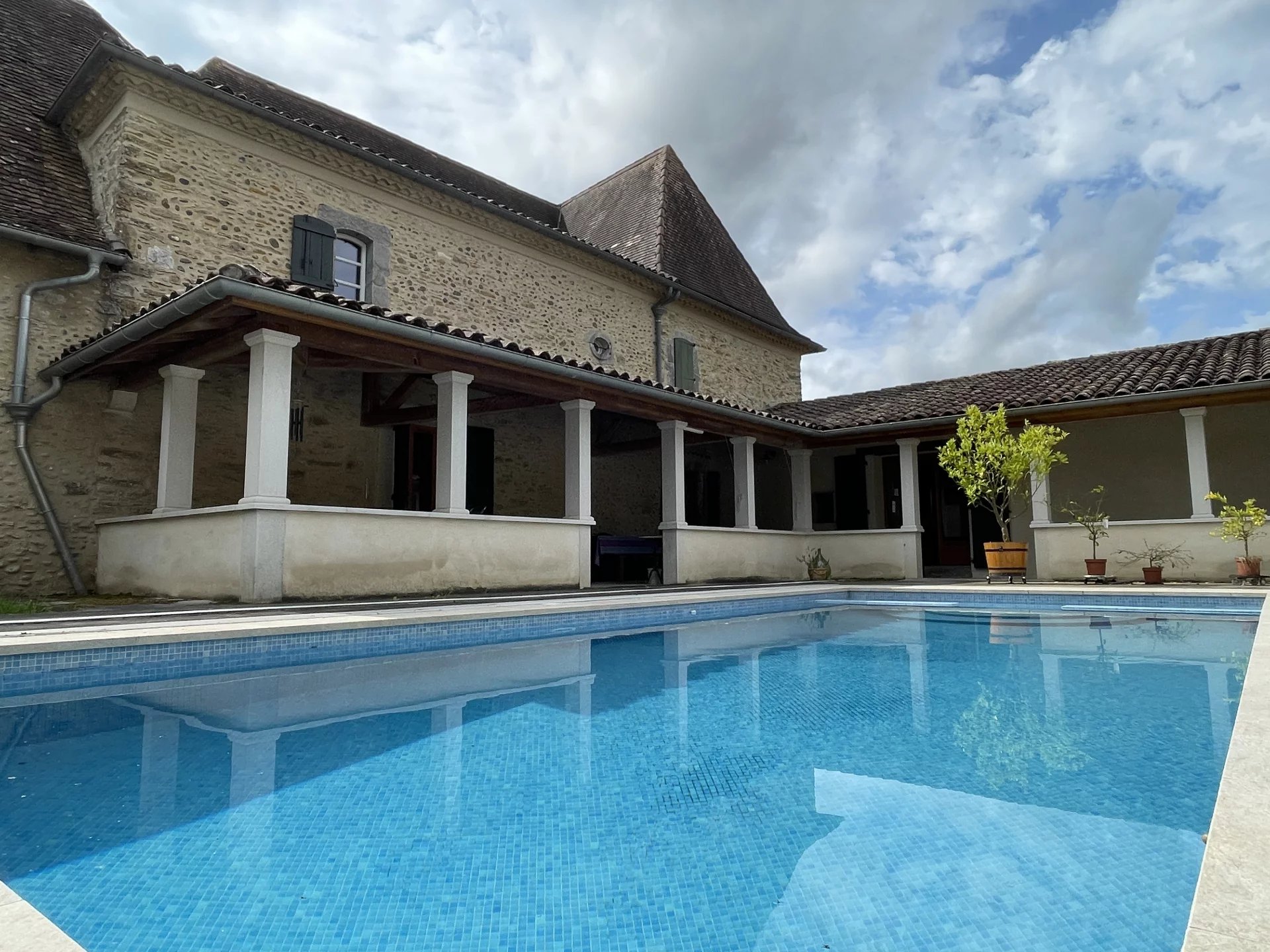 Agence immobilière de POUILLON IMMOBILIER