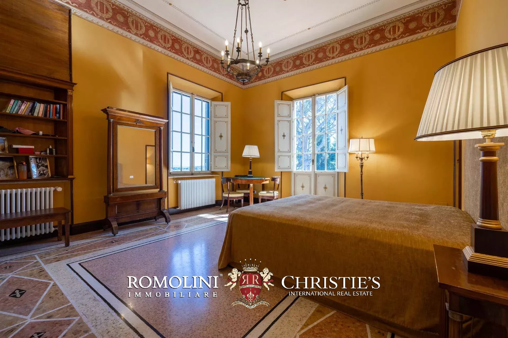 8 Bedroom Villa/Townhouse's Image 56