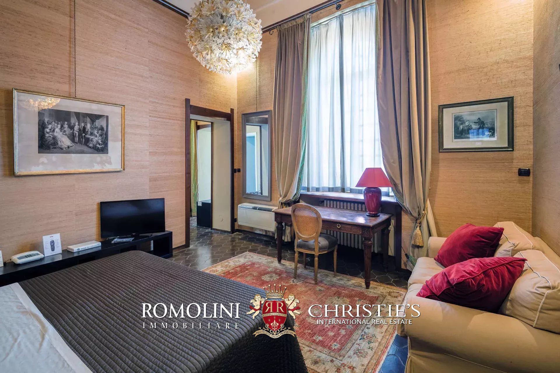 10 Bedroom Chateau's Image 45