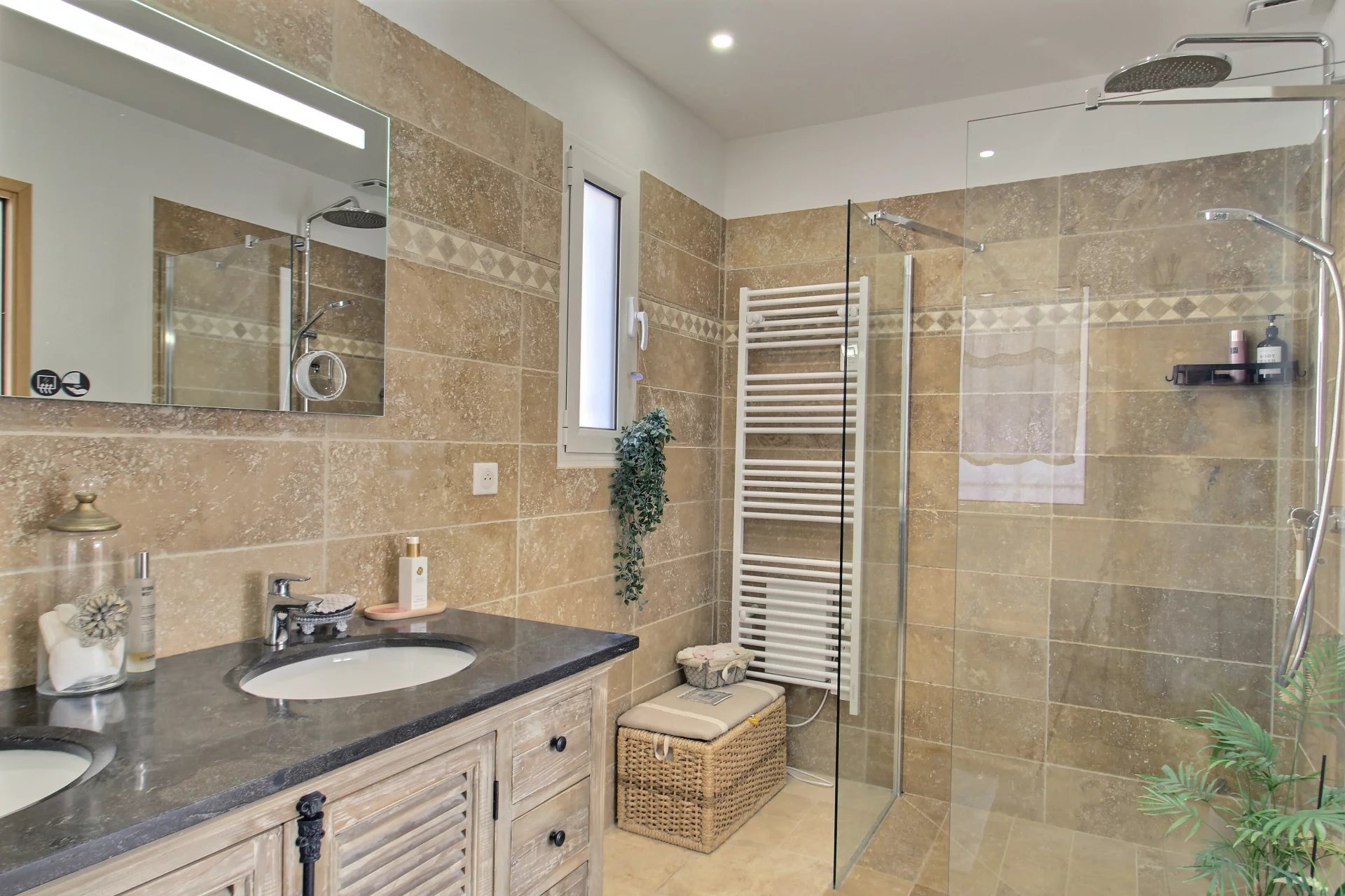 Recently built house walking distance to the village with independent apartment - Callian Recently built house walking distance to the village with independent apartment - Callian