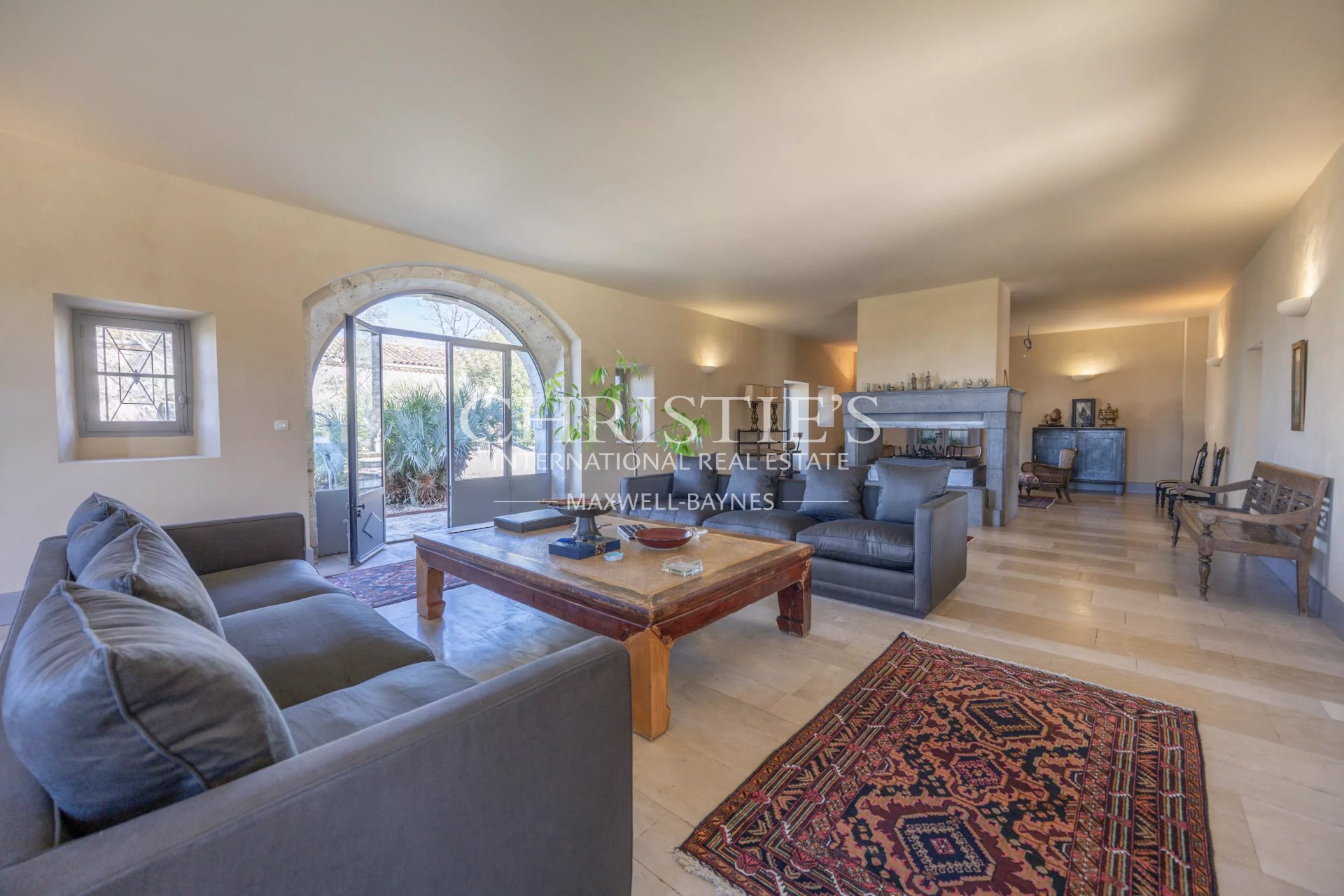 10 Bedroom Villa/Townhouse's Image 11