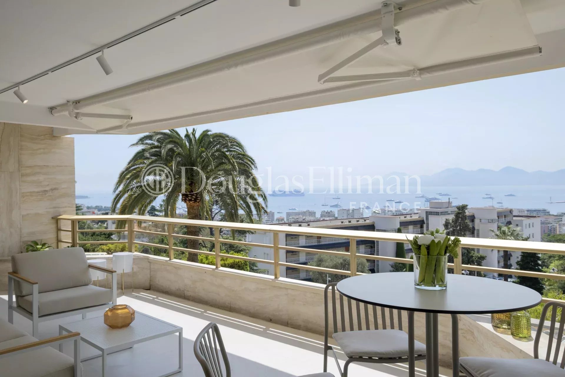 CANNES CALIFORNIE – Appartement 4 pièces avec vue panoramique mer et les îles de Lérins - Image nᵒ2