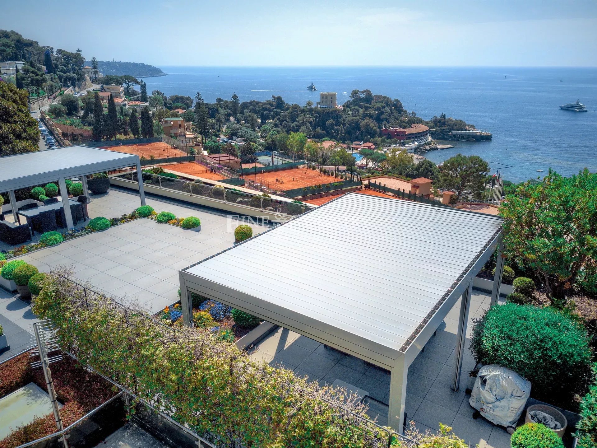 Photo of Penthouse-Villa for sale on the edge of Monaco, with sea Views