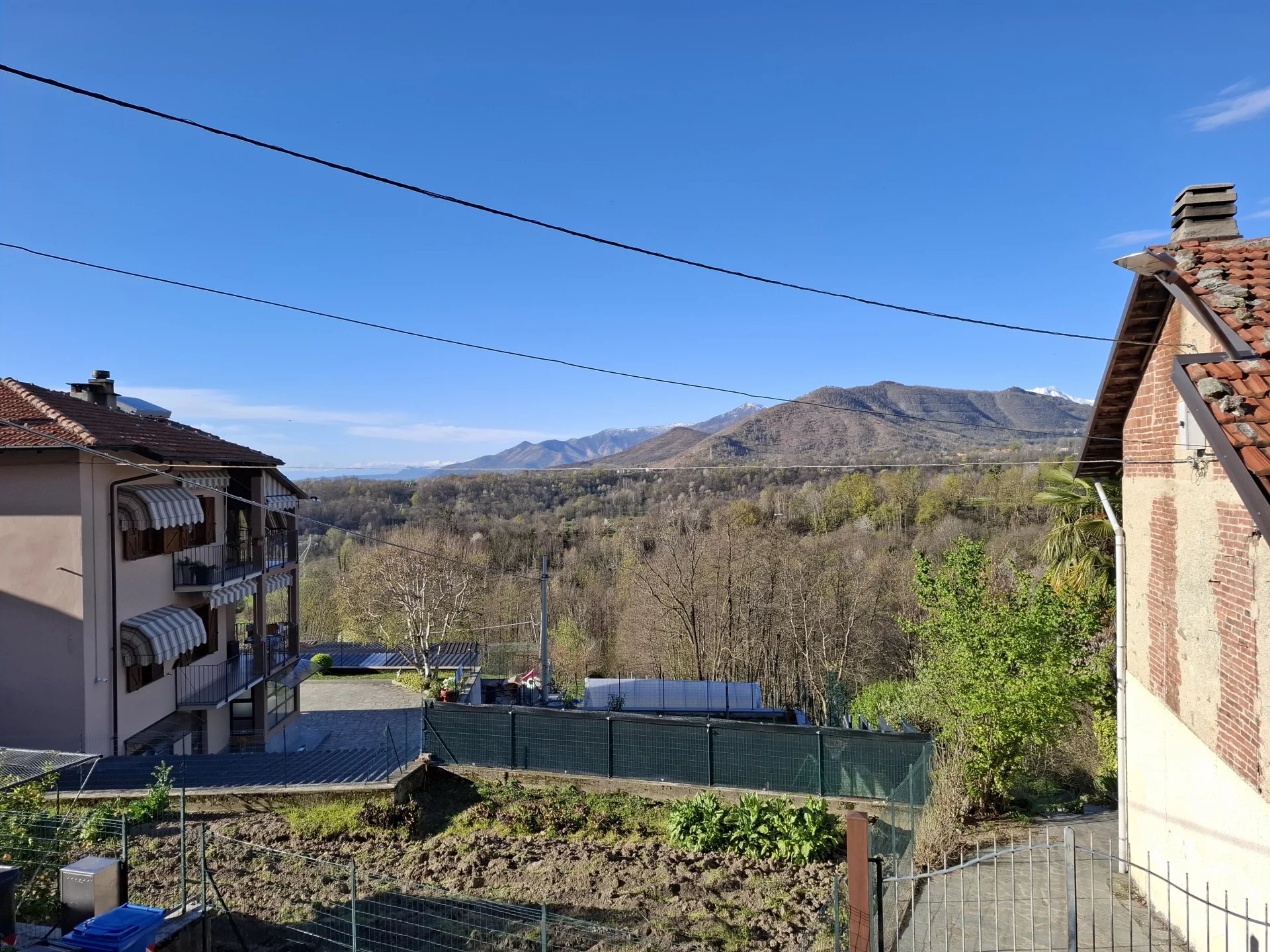 CASA DI AMPIA METRATURA A ROCCA