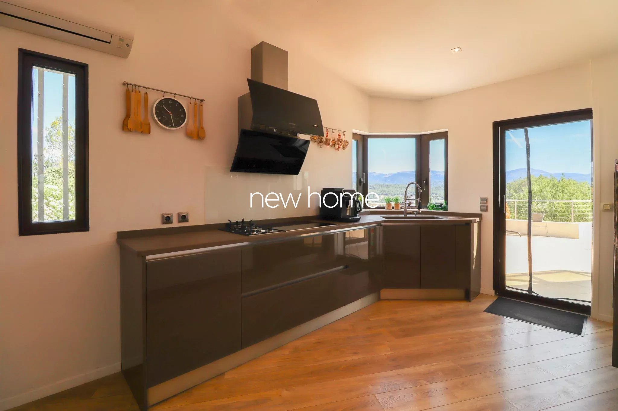 Villa moderne avec vue panoramique