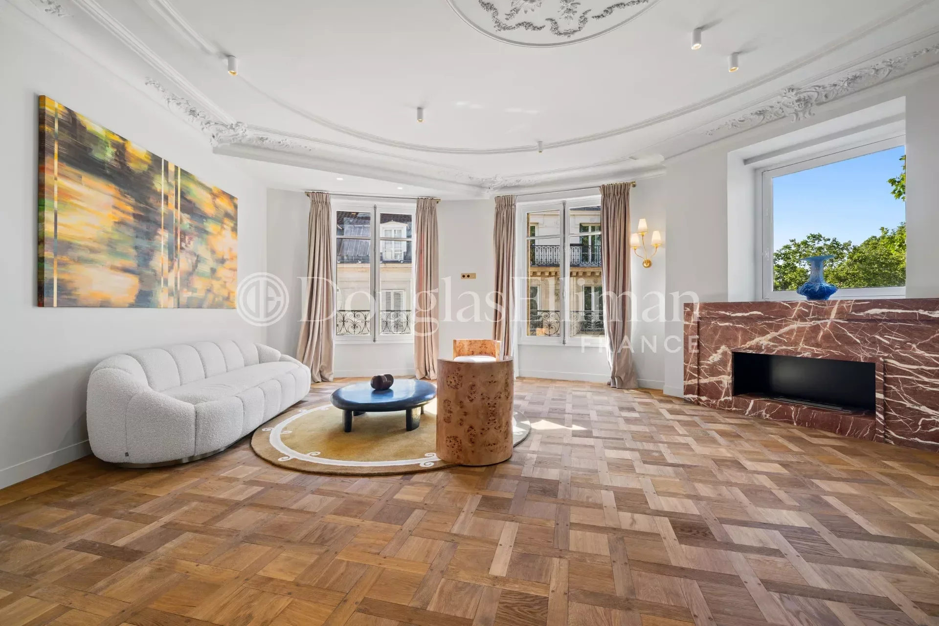 PARIS 7e – SAINT-GERMAIN / PLACE DU PALAIS-BOURBON – Appartement de réception – 125 m² – 4ème étage avec ascenseur - Image nᵒ3