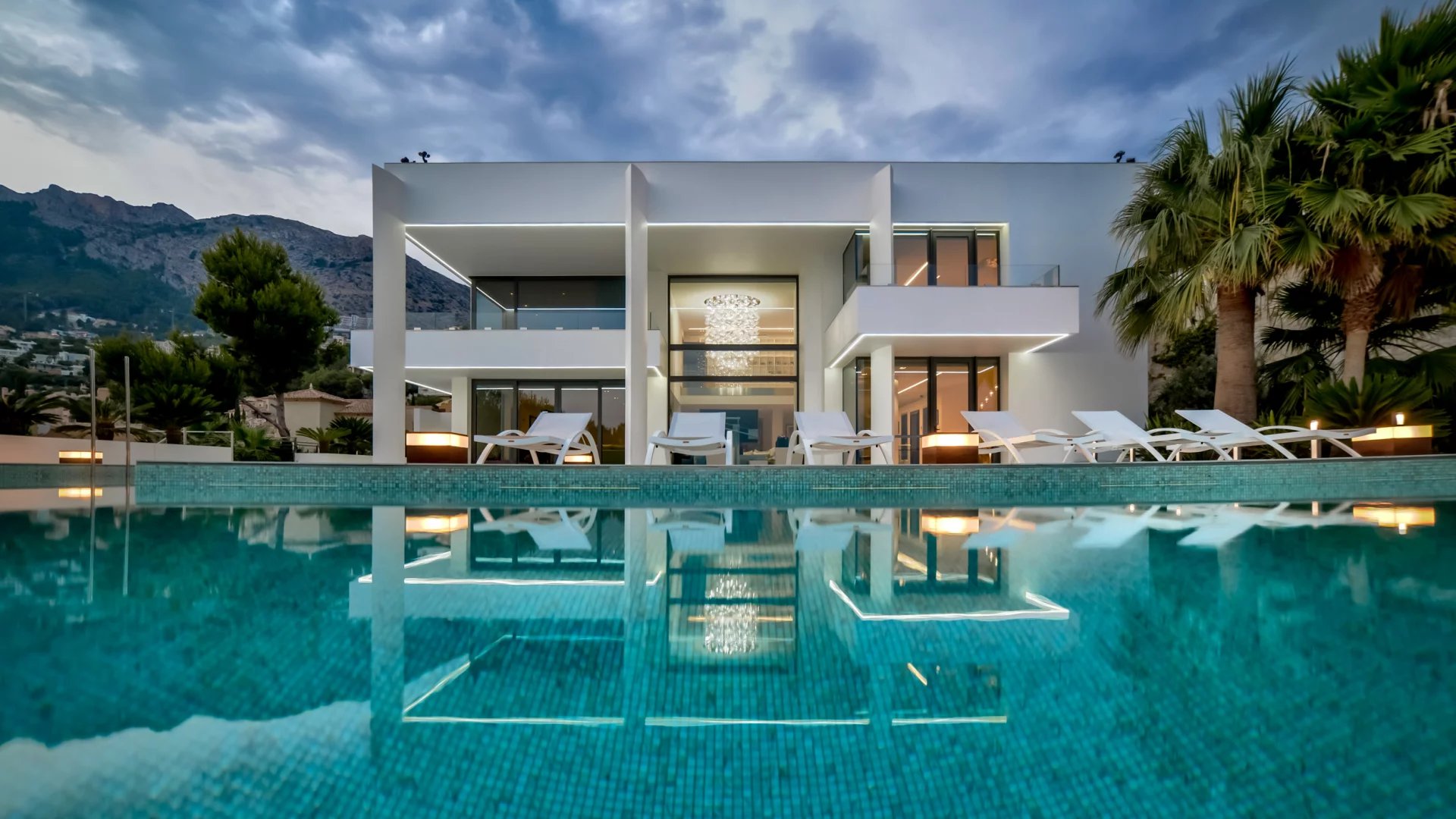 INCROYABLE VILLA LUXUEUSE DANS LE PRESTIGIEUX QUARTIER D’ALTEA HILLS