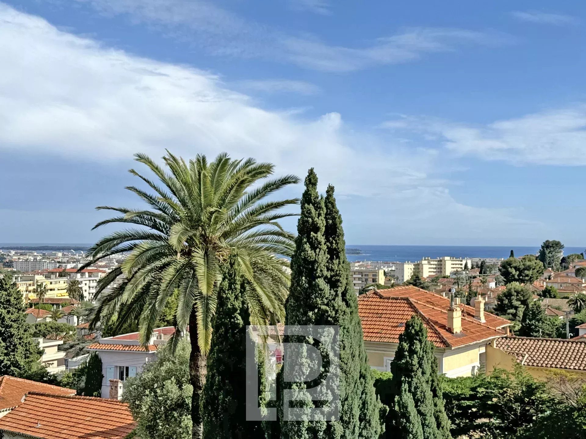 Le Cannet Europe - Completely renovated apartment with beautiful view
