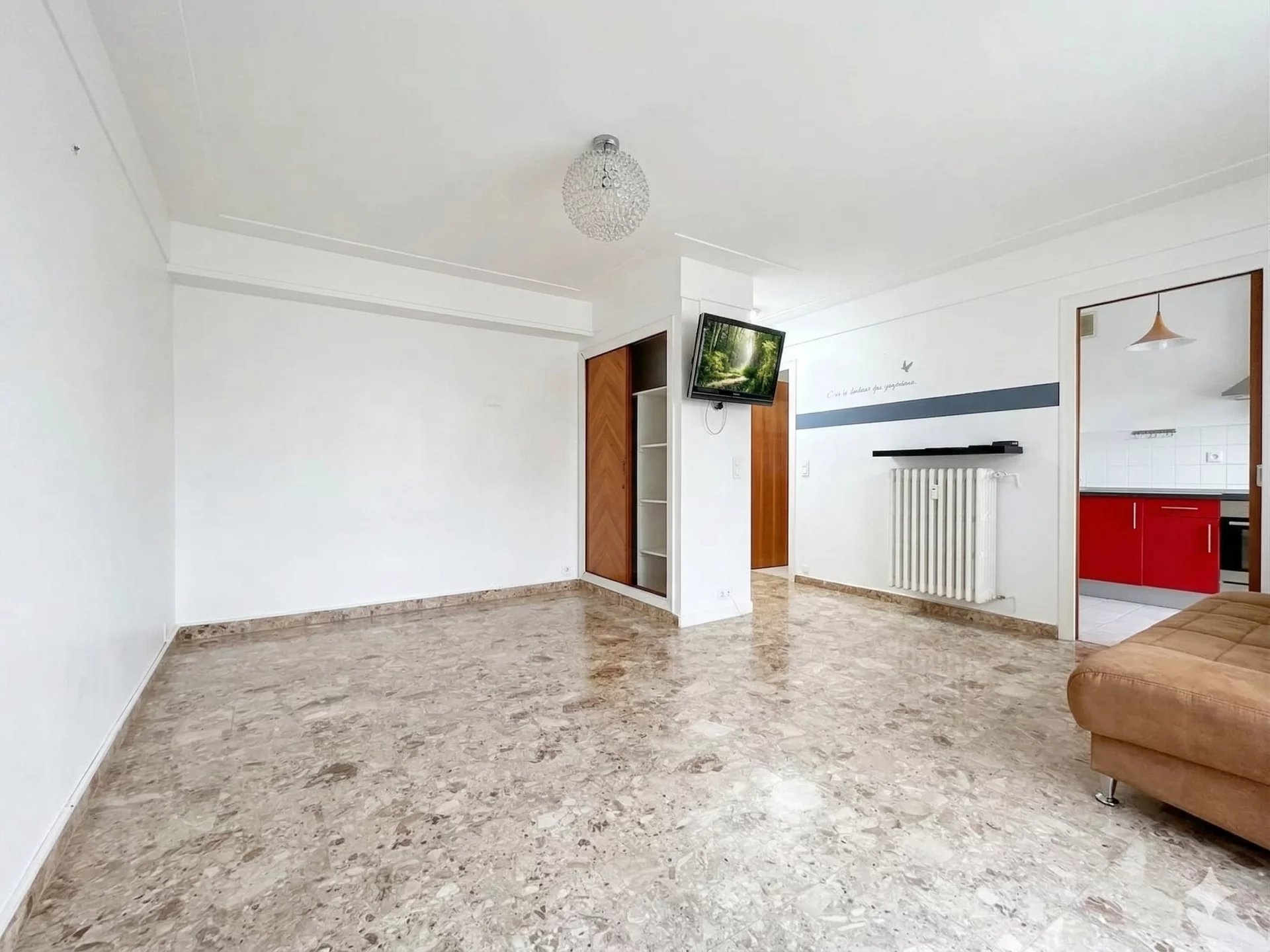 Coup de cœur pour ce studio en hyper centre de Juan-les-Pins - Résidence standing - Photo 2