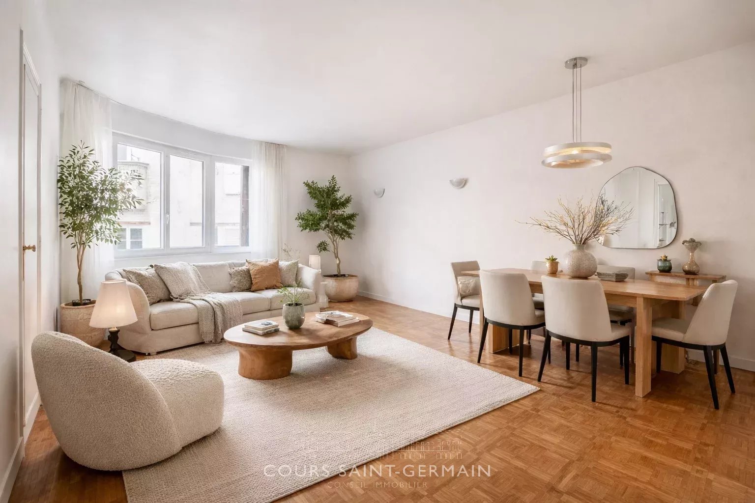 Paris 7ᵉ – Invalides / École Militaire – Grand studio ou T2 lumineux avec vue jardin