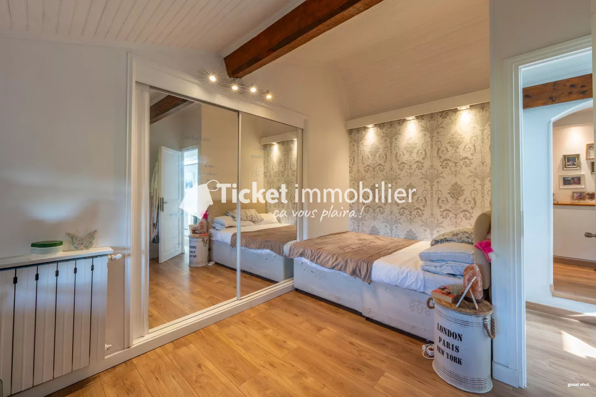THIL - Maison T5 de 226m2 avec piscine, terrain de 9000m2 et dépendance à rénover — photo 11
