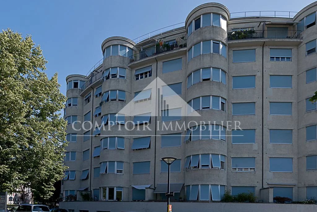 A louer, appartement de 5 pièces au 1er étage