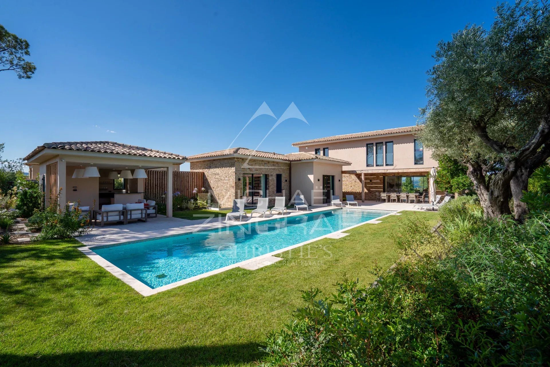 6 Bedroom Villa/Townhouse's Image 4