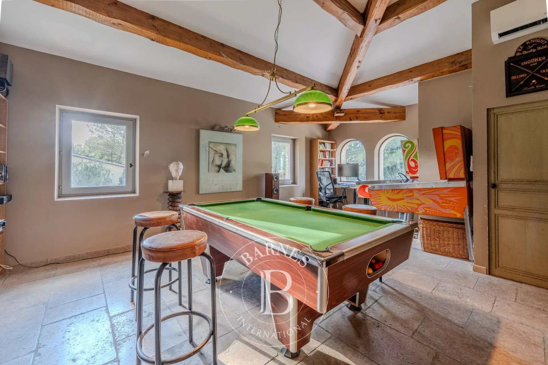 AIX-EN-PROVENCE NORTH - BASTIDE 250 SQM - 4 BEDROOMS - OFFICE - GARAGE - 6800 SQM GARDEN - SWIMMING POOL - picture 9