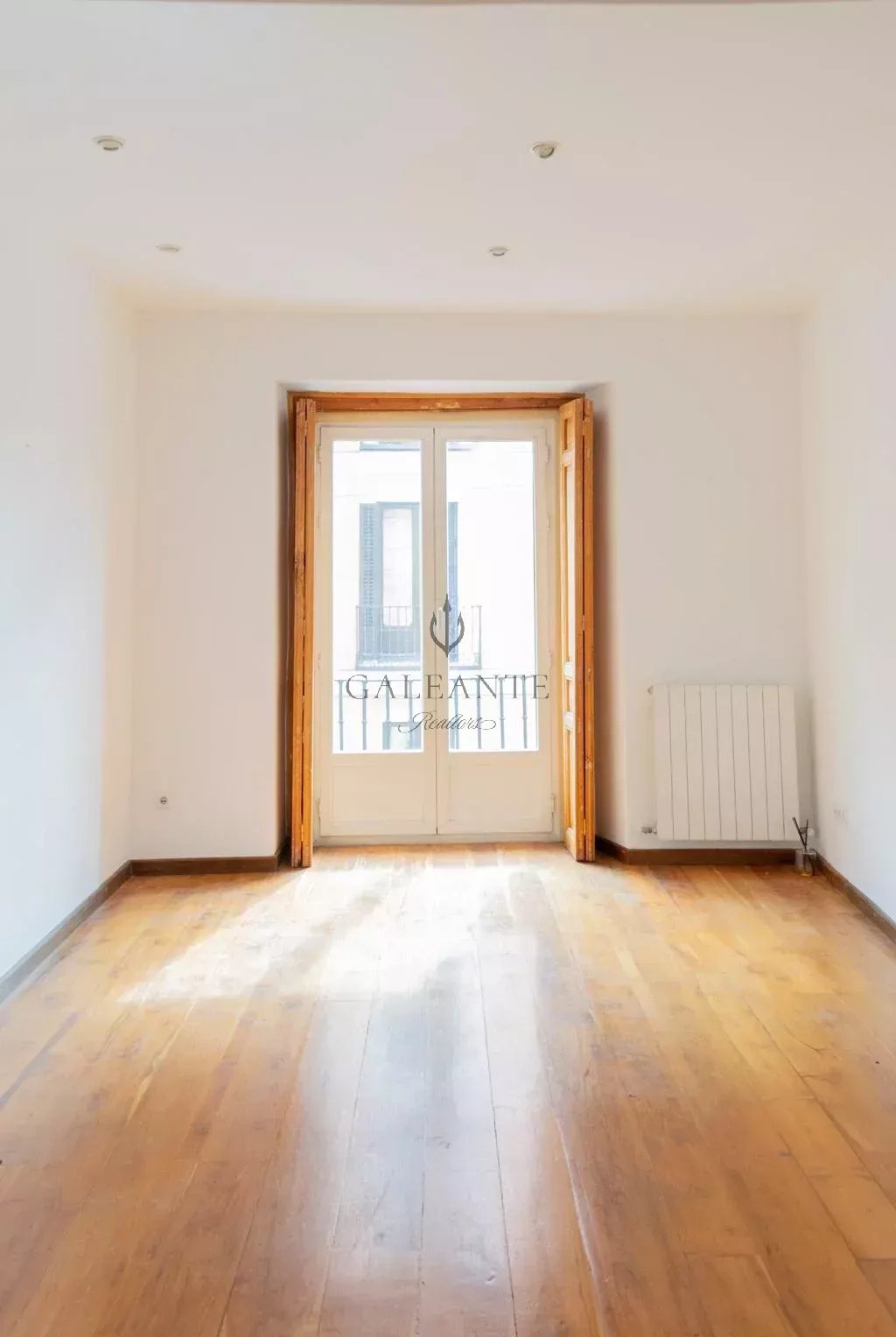 PROJECT ON CALLE MAYOR: 2ND FLOOR TO REFURBISH WITH 2 BALCONIES & 3.20M CEILINGS - Image 2