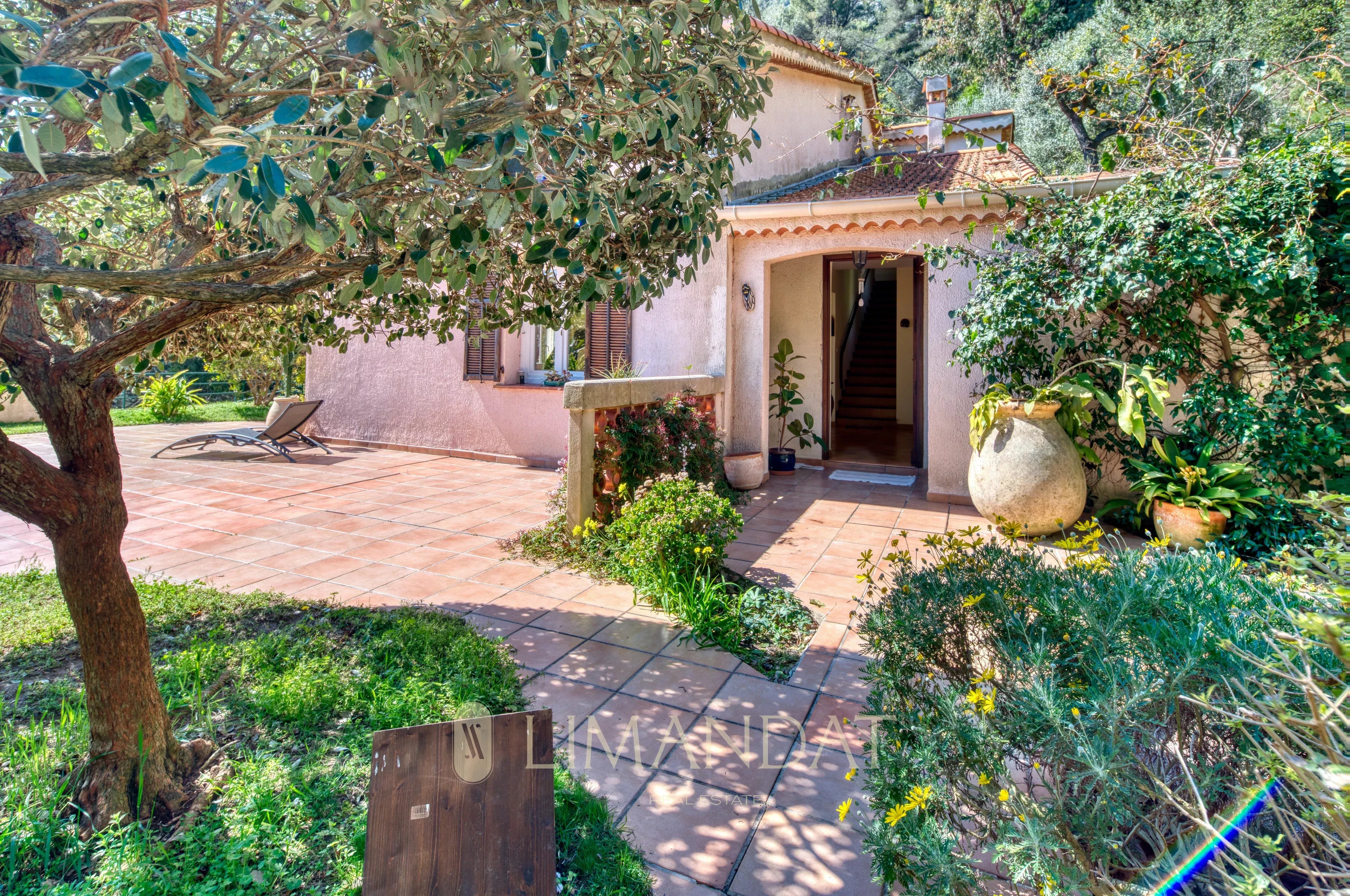 Villa de charme -cadre bucolique vue mer - Roquebrune-Cap-Martin