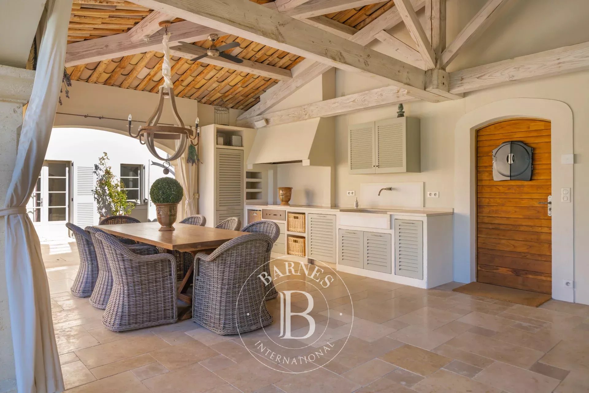 Ev Mougins - picture 8