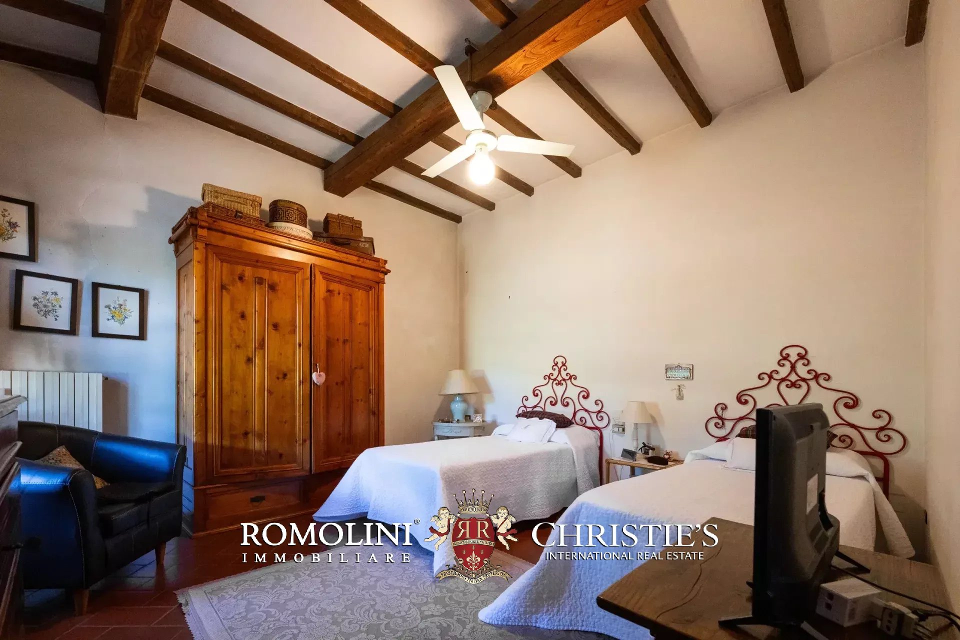 5 Bedroom Villa/Townhouse's Image 20