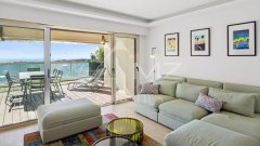 For Sale: Co Exclusivity Renovated Apartment with Panoramic Sea View in Residential Le Cannet — photo 3 of 7