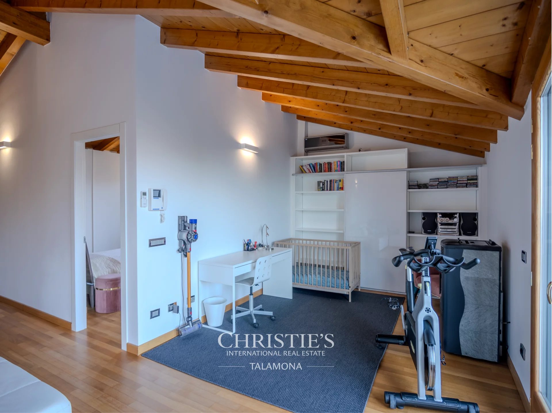 4 Bedroom Villa/Townhouse's Image 19