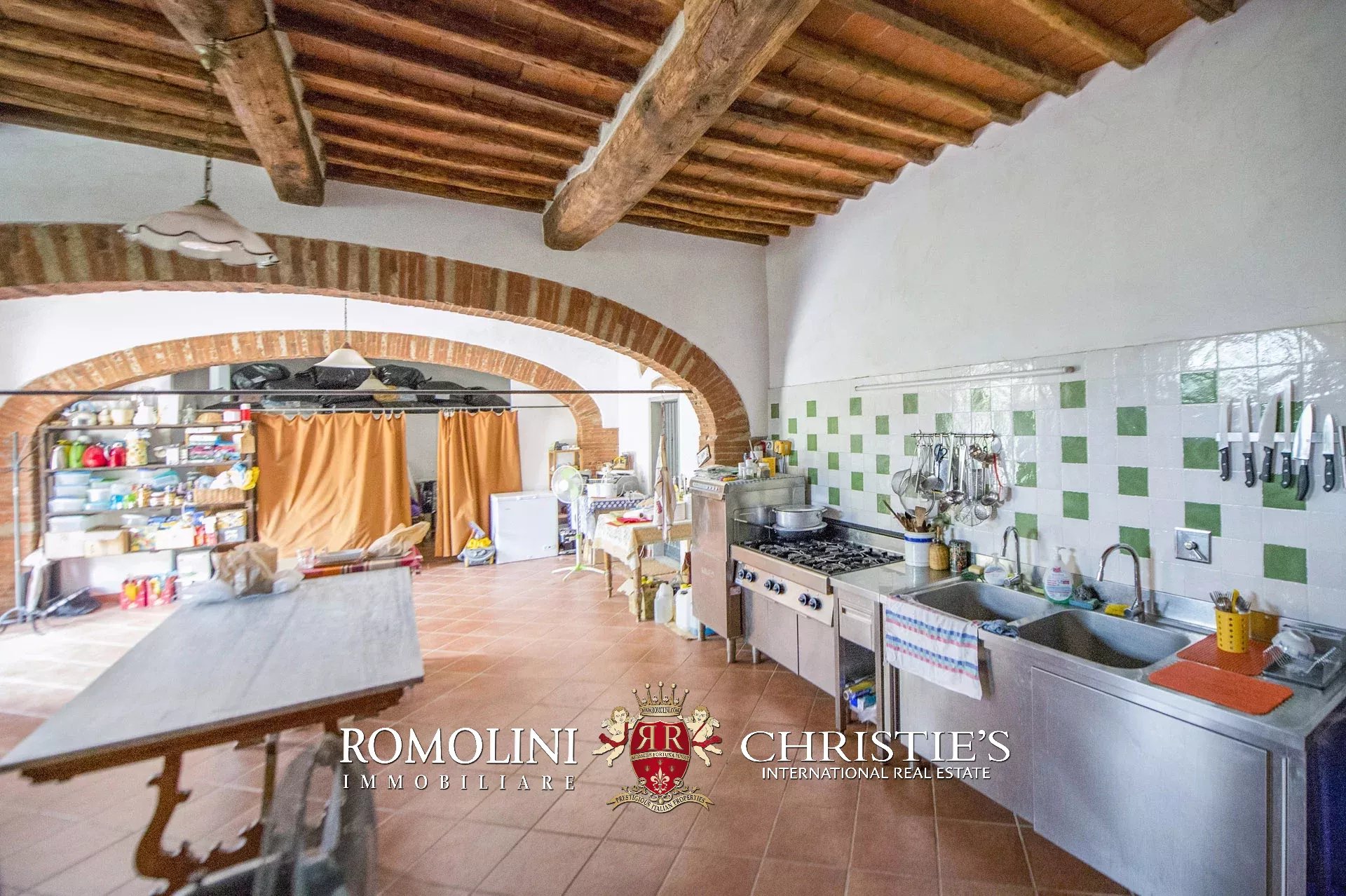 17 Bedroom Vineyard's Image 80