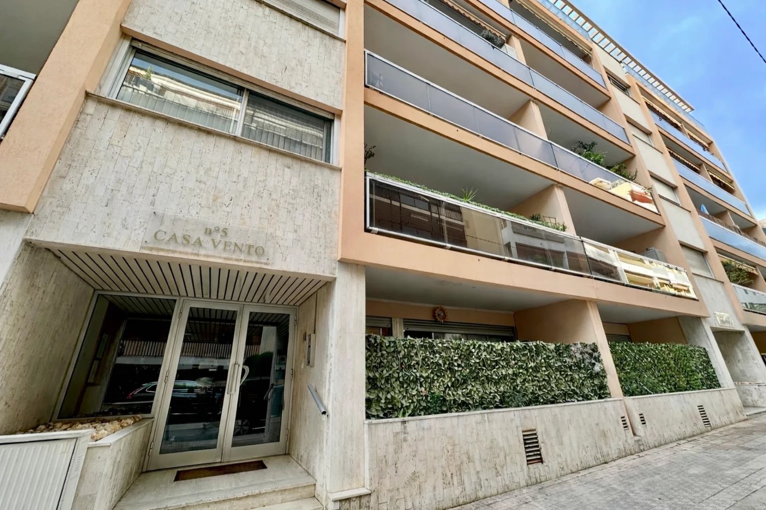 Studio Menton centre proche mer