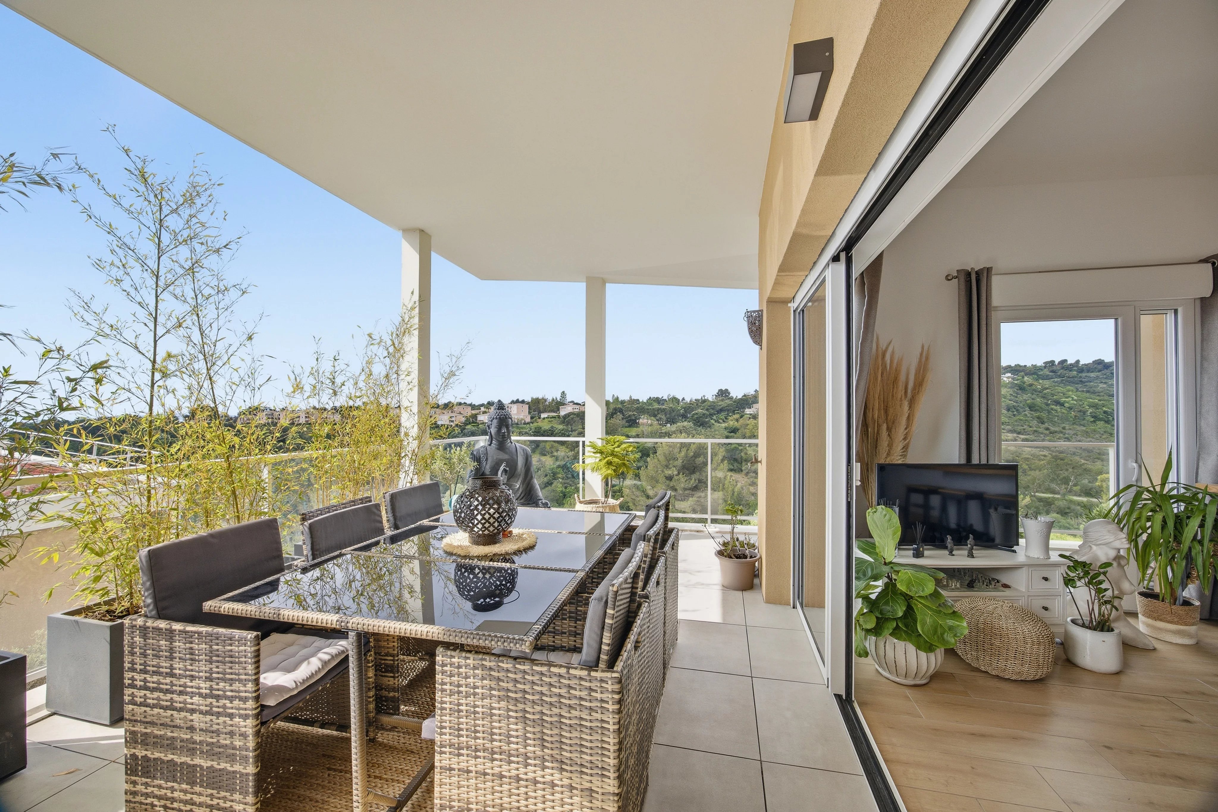 Lumineux appartement 3 pièces avec vaste terrasse