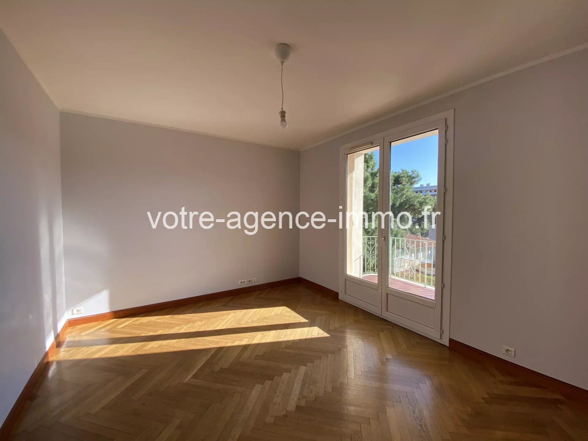 Nice-Californie / 2 pièces, 61,35m², avec balcon /896€
